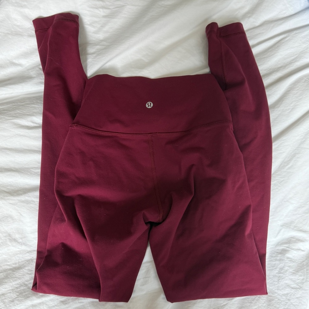 Lululemon Merlot align legging size 4, good used condition - Picture 5 of 8